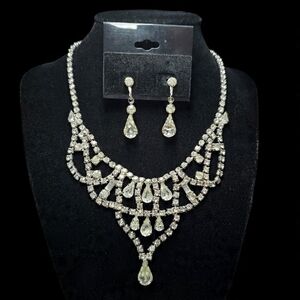 Continental Crystal Teardrop Necklace & Earring Set